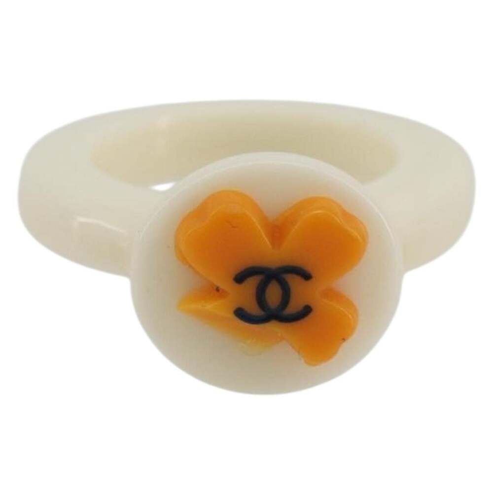 Chanel CC Ring White